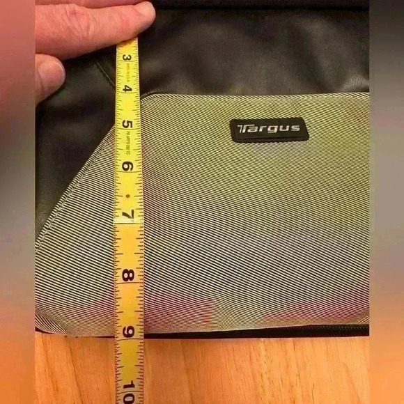 Targus In Car Portable DVD Player Case - 10 in - Picture 10 of 10